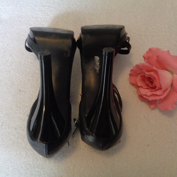 BEDROOM SHOES BLACK W 4 & 1/2 INCH HEELS ANKLE STRAPS BY CARLOS 9 - Picture 3 of 8